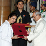 8599.Pranab-Mukherjee-presenting-the-Florence-Nightingale-Award-2016